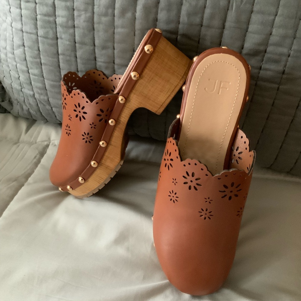 Clogs never worn